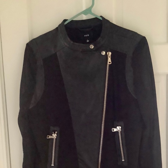 Sexy leather jacket with mesh sleeves - Picture 2 of 5